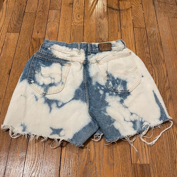 Vintage Tye Dyed Cut Off Distressed Jean Shorts - Picture 2 of 4